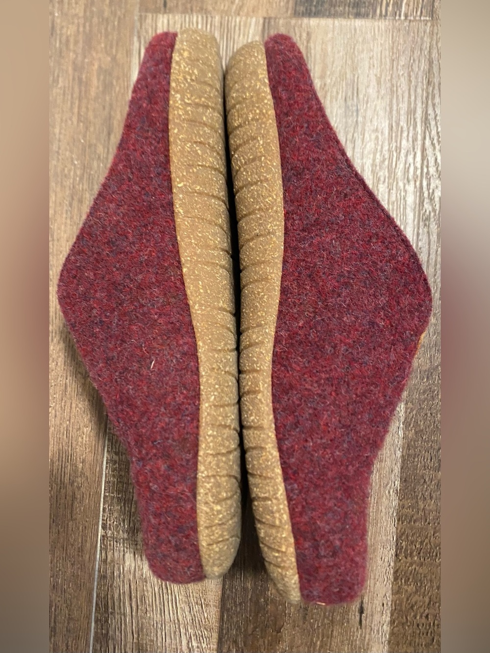 Taos Burgundy Wool Slip-On Slippers, size 41 - Picture 3 of 5
